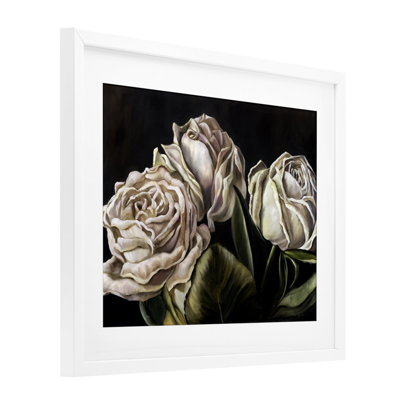 «Fading Beauty White Roses», reproduction encadrée sous verre, conception de Mary Sparrow, H 13 po x l 16 po