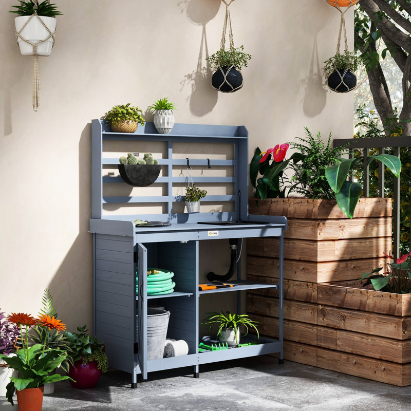 Banc de rempotage gris avec robinet et tablette, bois - Fonctionnel pour le jardinage dans la cour, le patio, l'évier à gazon