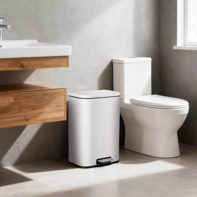Poubelle à pédale en acier inoxydable blanche peu encombrante - 3,2 gallons / 12 L, anti-traces de doigts, couvercle à fermeture en douceur, seau intérieur amovible - Poubelle à pédale mince pour cuisine, salle de bain, bureau, chambre à coucher
