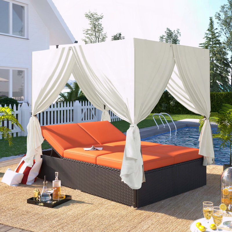 Méridienne double avec rideaux, Orange