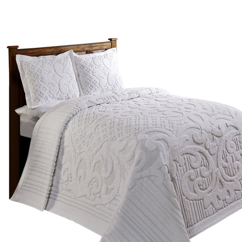 Ashton Collection 100% Cotton Chenille King Bedspread Set, Traditional Tufted Medallion Bedding with Matching Shams, OEKO-TEX Certified, Soft, Breathable, Machine Washable, All-Season, White