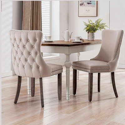 A&A Furniture, chaise de salle à manger en velours à oreilles avec tête de clou décorative, ensemble de 2 pieds en bois massif, beige