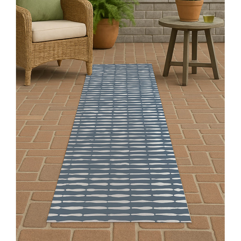 Chuck Non-Slip Outdoor Rug, Runner 2'6" x 8'