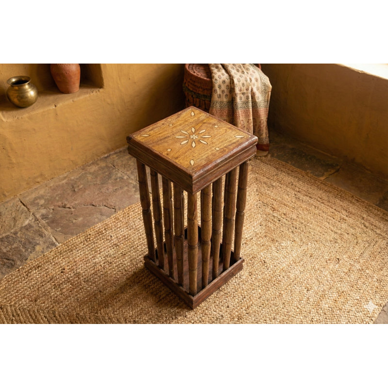 Dalaynee End Table