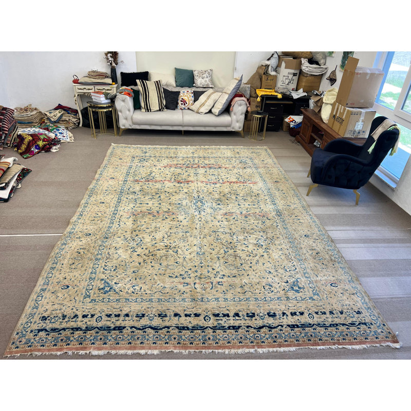 Tapis beige unique de grande taille, unique et fabriqué à la main
