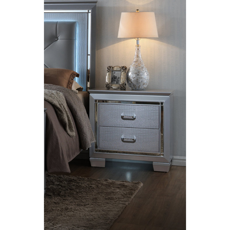 Table de chevet argentée avec finition crocodile, bois massif, deux tiroirs, nuit intégrée, table de chevet décorative pour chambre à coucher avec finition de rangement, accessoire