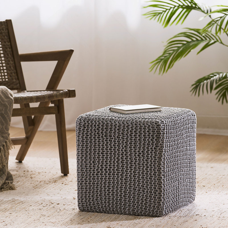 TABOURET EN TRICOT TRICOTÉ