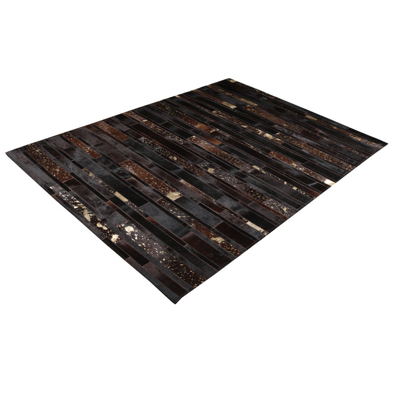 Tapis en cuir de vache fait à la main Juwairia, Rectangle 7 pi 6 po x 9 pi 6 po