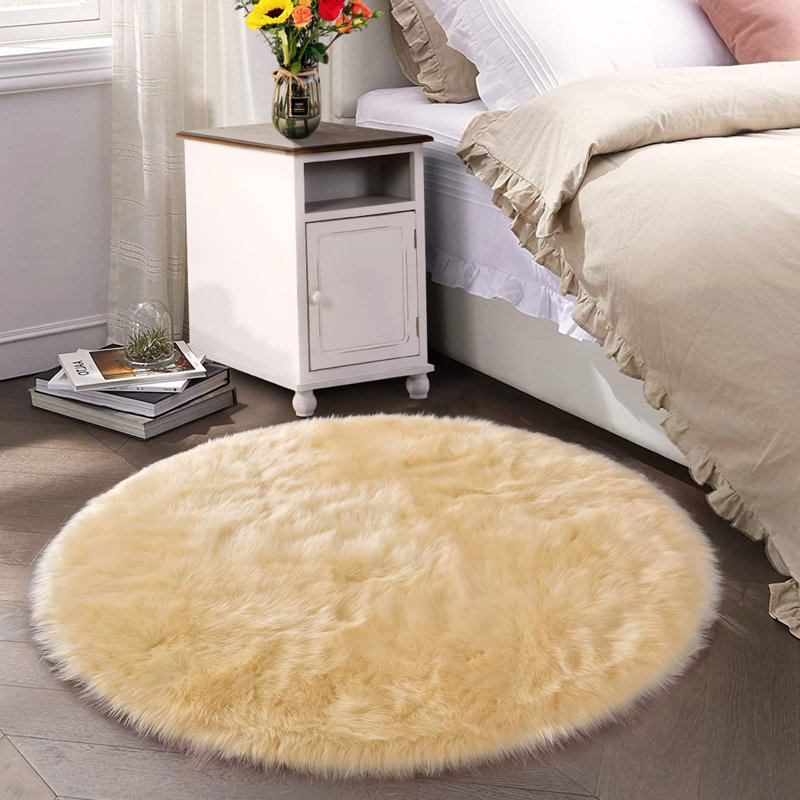 Faux Sheepskin Indoor Rug, Round 6'