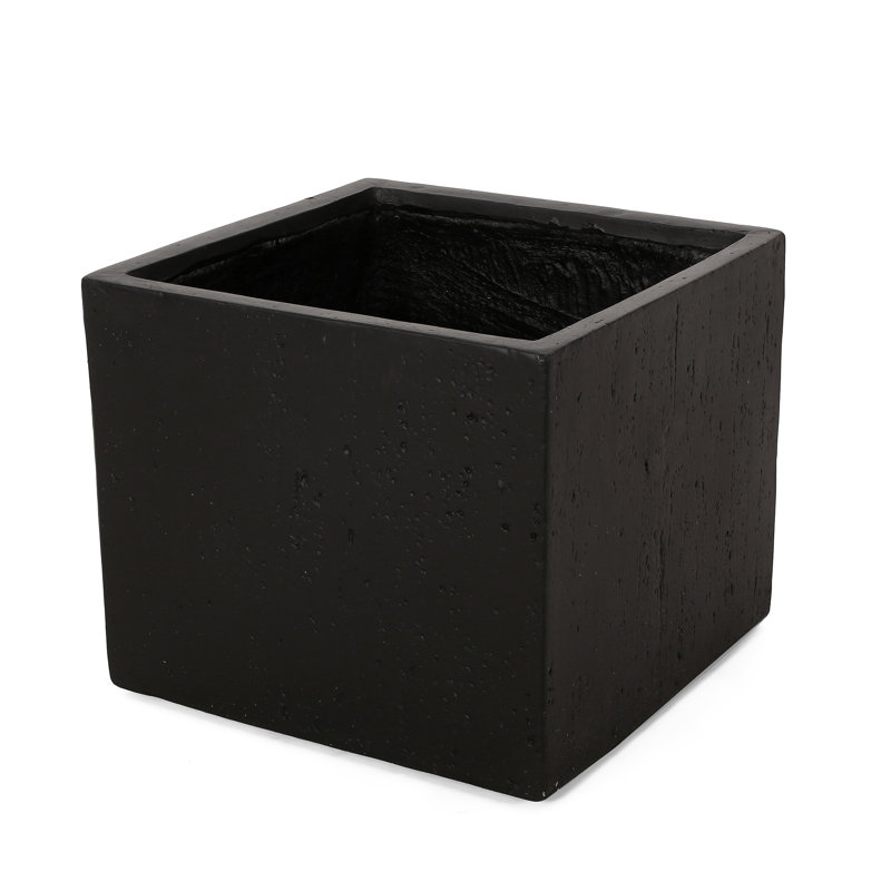 L 22 Planter Box, Black