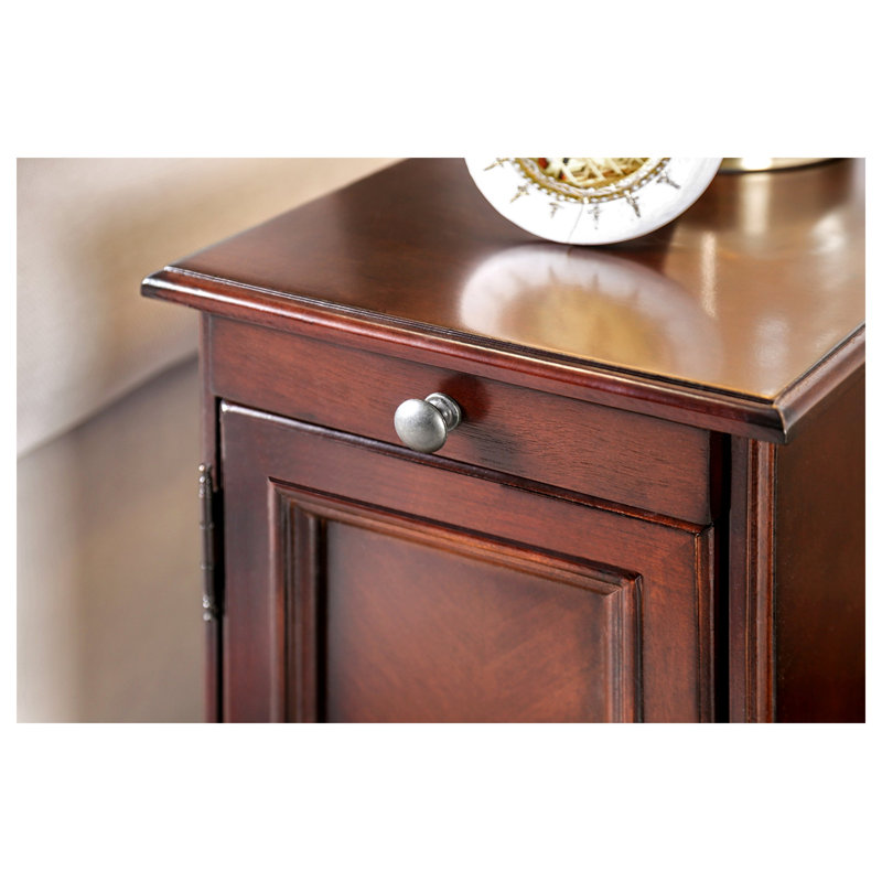 Table d'appoint transitionnelle en bois massif avec porte-gobelet coulissant et prise USB au fini cerisier