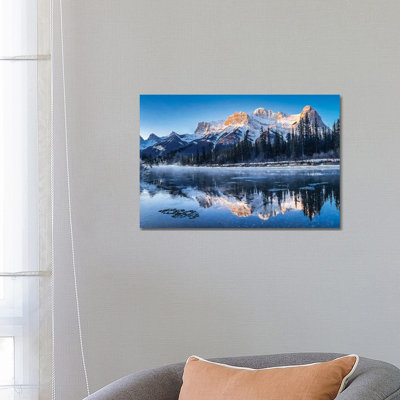 «Golden Light Over Icy Waters», reproduction d'art sur toile tendue