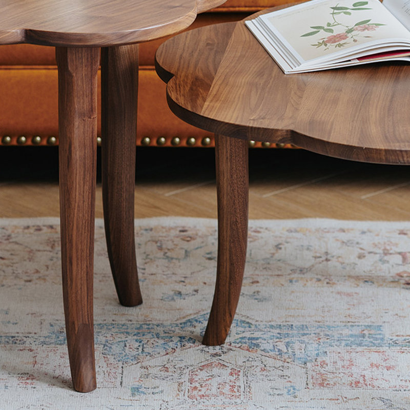 Ensemble de tables basses en noyer