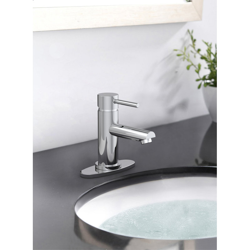 Single-handle Bathroom Faucet with Drain Assembly, Chrome