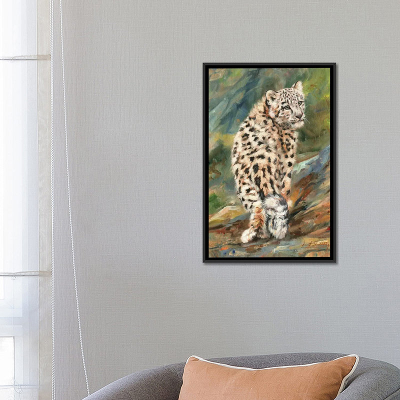 «Snow Leopard Cub Look Back», impression sur toile, H 26 po x l 18 po x P 1,5 po, Toile encadrée noire, Pas de tapis