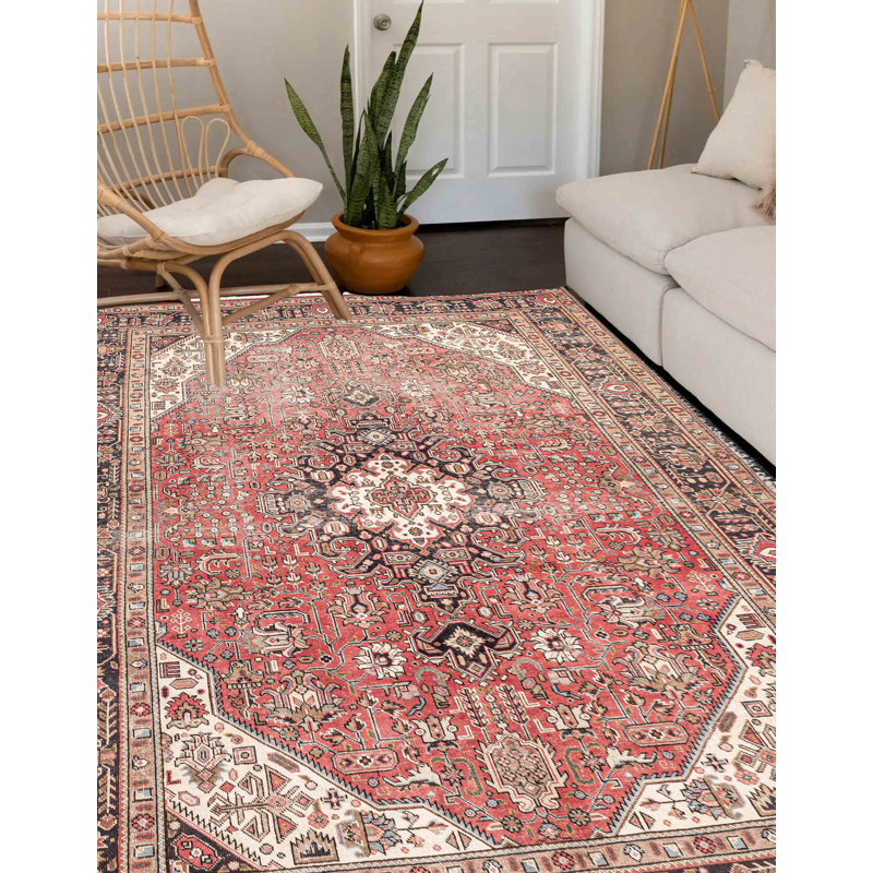 Tapis rouge Antalya 6 pi 6 po x 9 pi 8 po