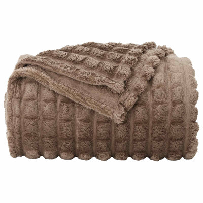 5.2-31 Throw Blanket