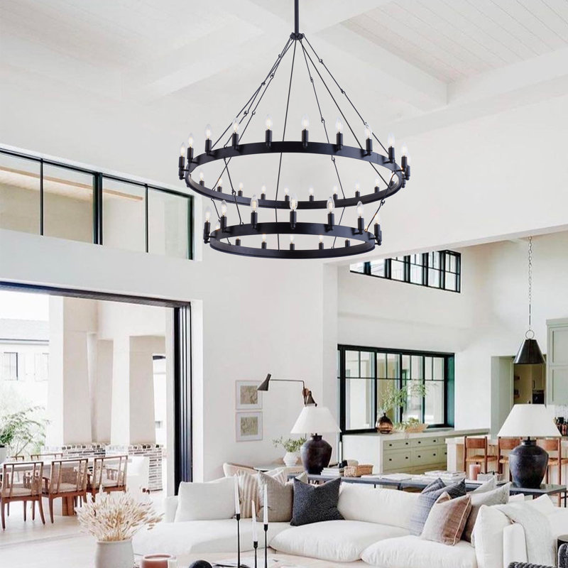 Lustre suspendu classique 40 lumières avec finition noire et ampoule E12 Cheswick
