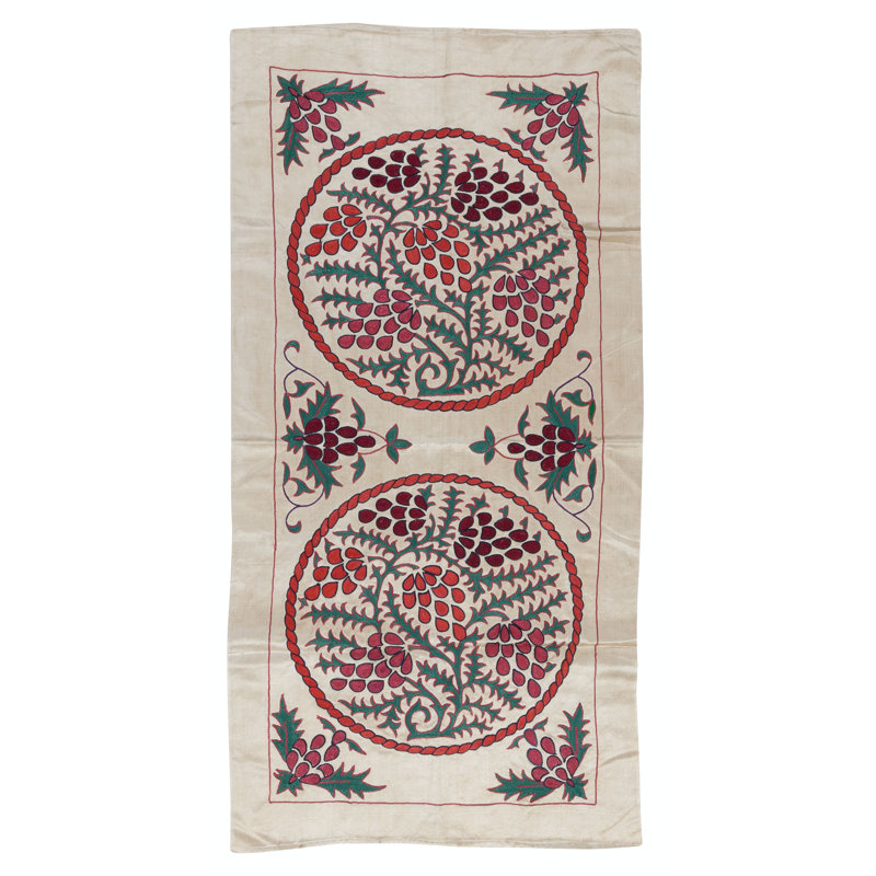 Suspension murale brodée 100% soie 20 x 41 po. Décoration murale Suzani. Nappe faite à la main. Tapisserie contemporaine