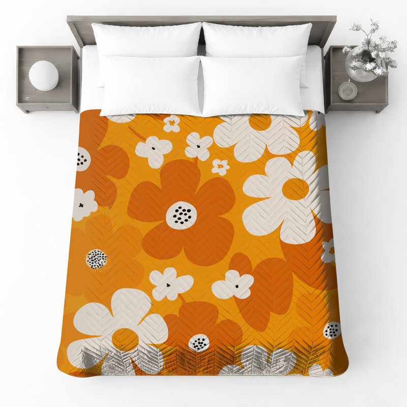 White Flowers Quilted Bedspread, Queen