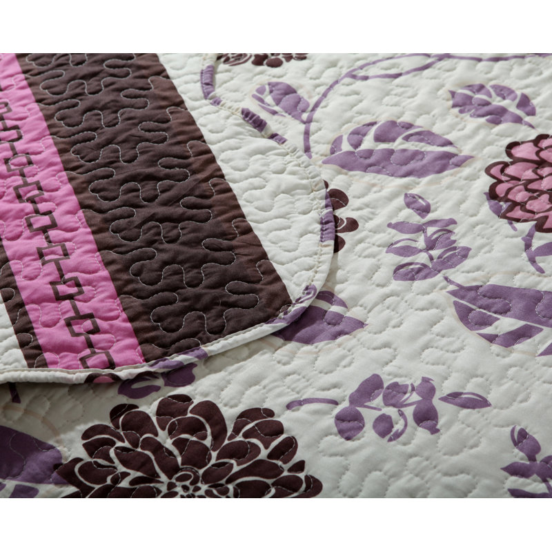 Glam Polyester Floral Quilt, California King Quilt + 2 King Shams
