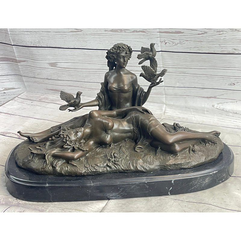 Figurines et sculptures Tayley