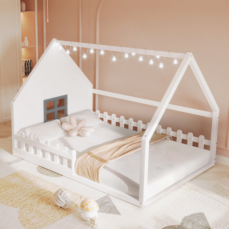 Lit double en bois avec fenêtre et clôture, Blanc