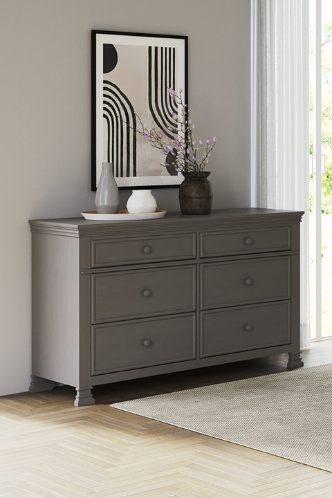 Dressers & Chests