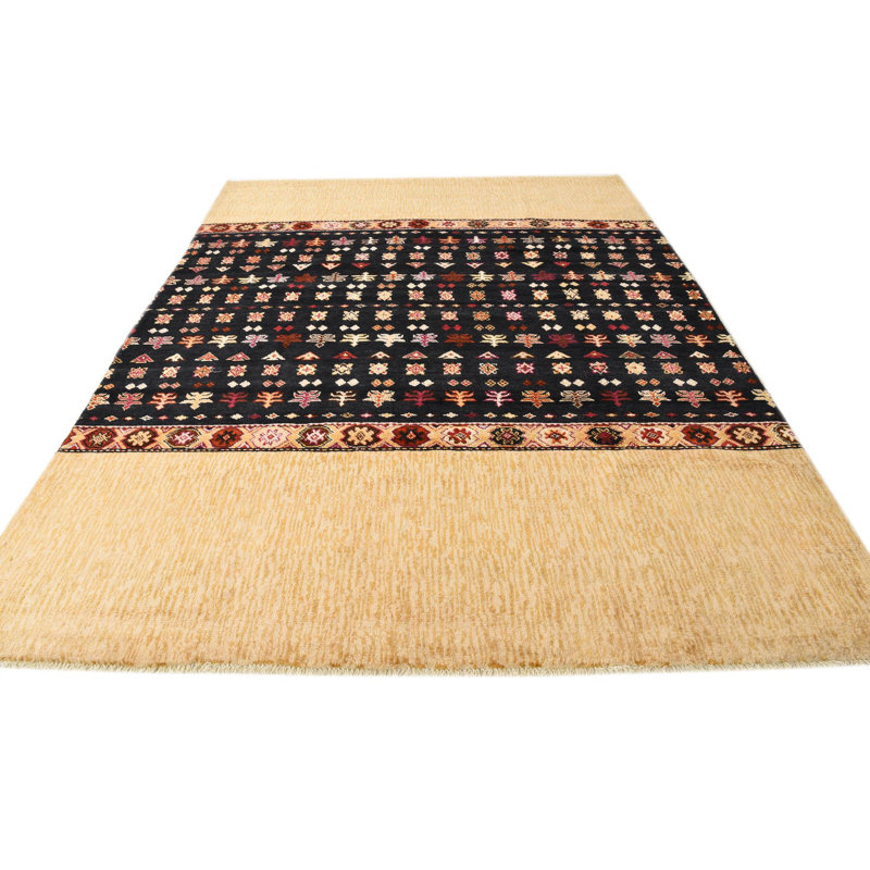 Tapis noir Iniguez