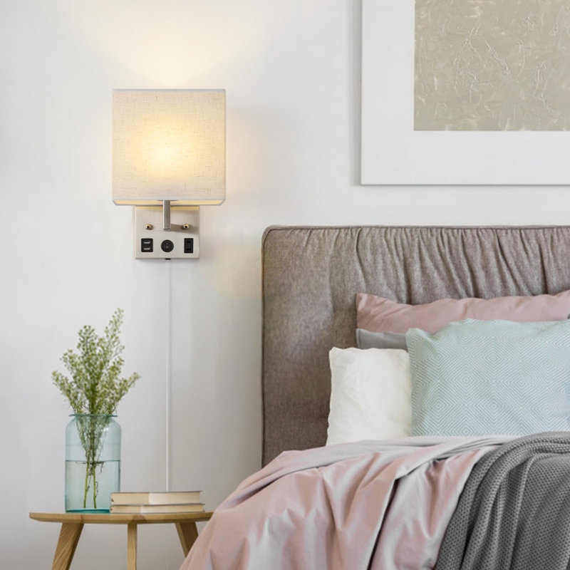 Ensemble de 2 appliques murales à brancher, lampe murale en nickel brossé avec ports USB et prise de courant, abat-jour en lin, 2 méthodes d'installation, applique murale de chevet pour la chambre à coucher