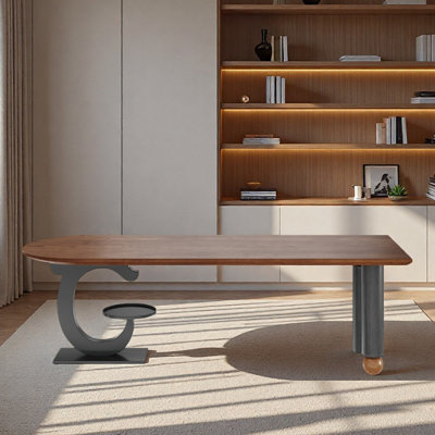 Bureau brun semi-circulaire à usage domestique, bois massif