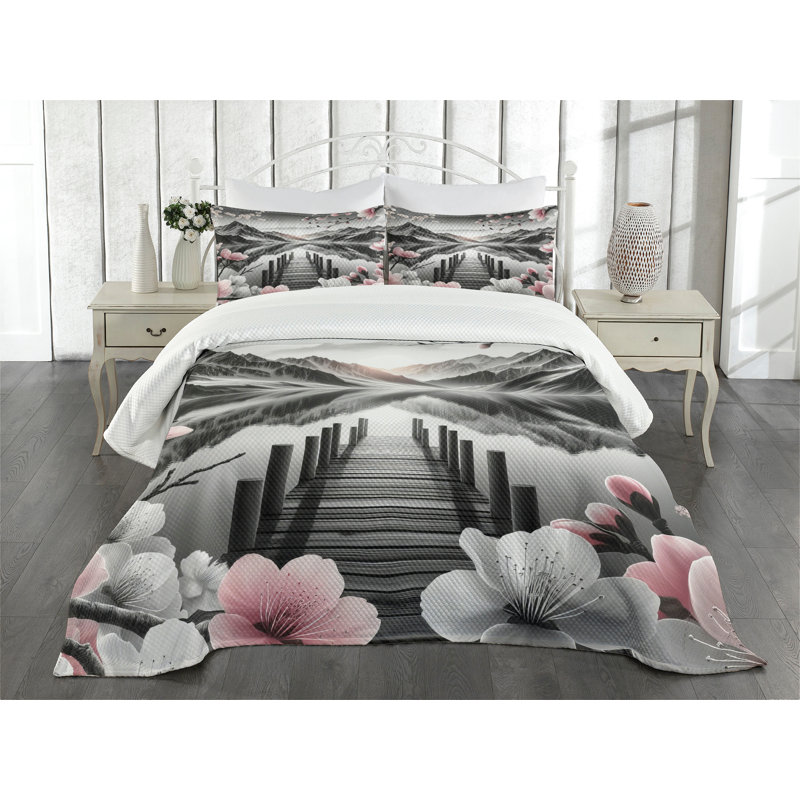 Polyester Floral Coverlet, Queen Coverlet / Bedspread + 2 Standard Shams