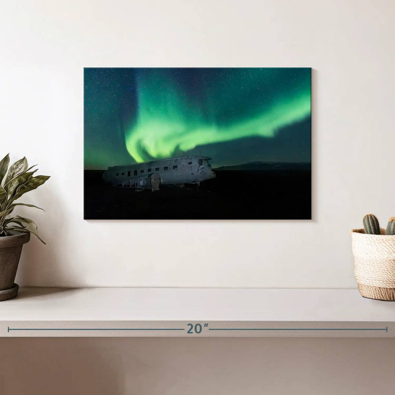 Alvord Aurora au-dessus d'un avion, H 8 po x l 12 po