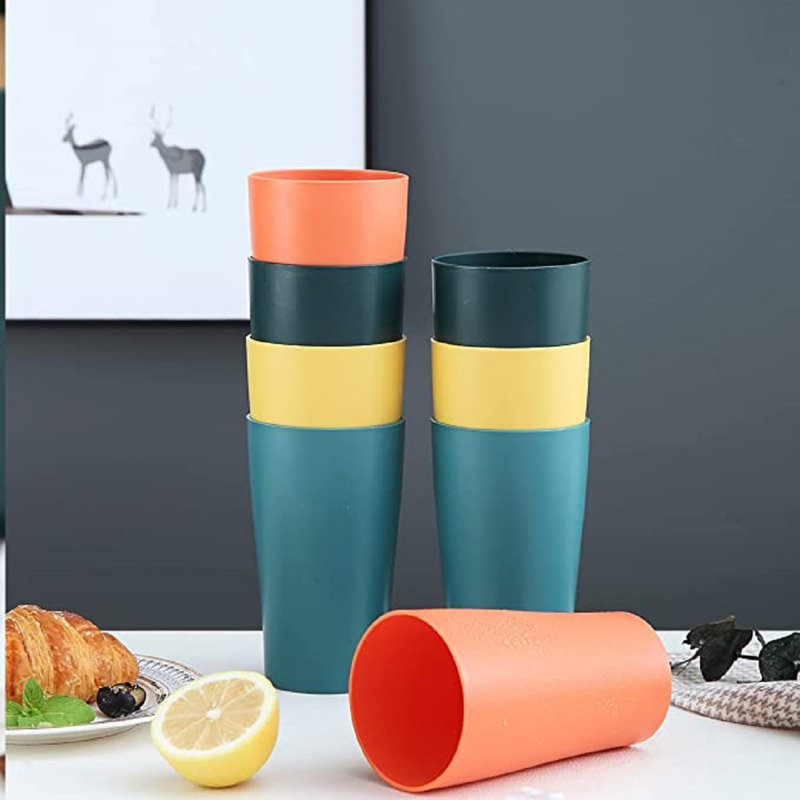 Tasses pour 8 invités