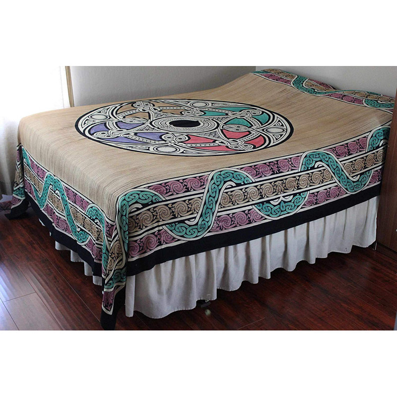 Tapisserie en coton avec roue celtique, H 110 po x l 110 po, Brun clair