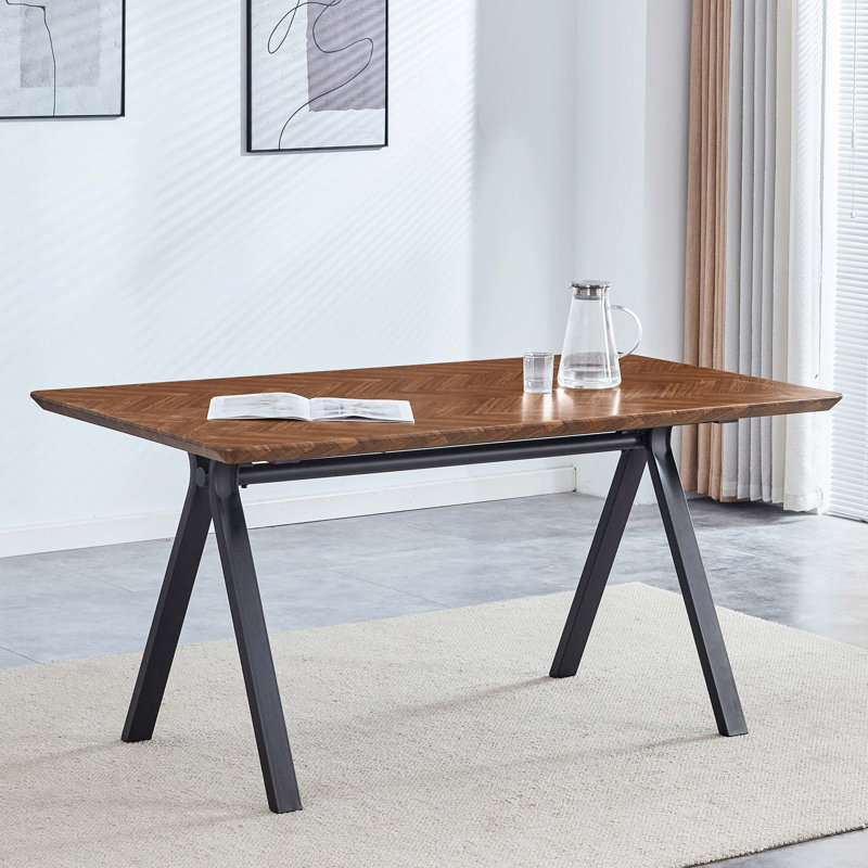 Table de salle à manger à chevrons