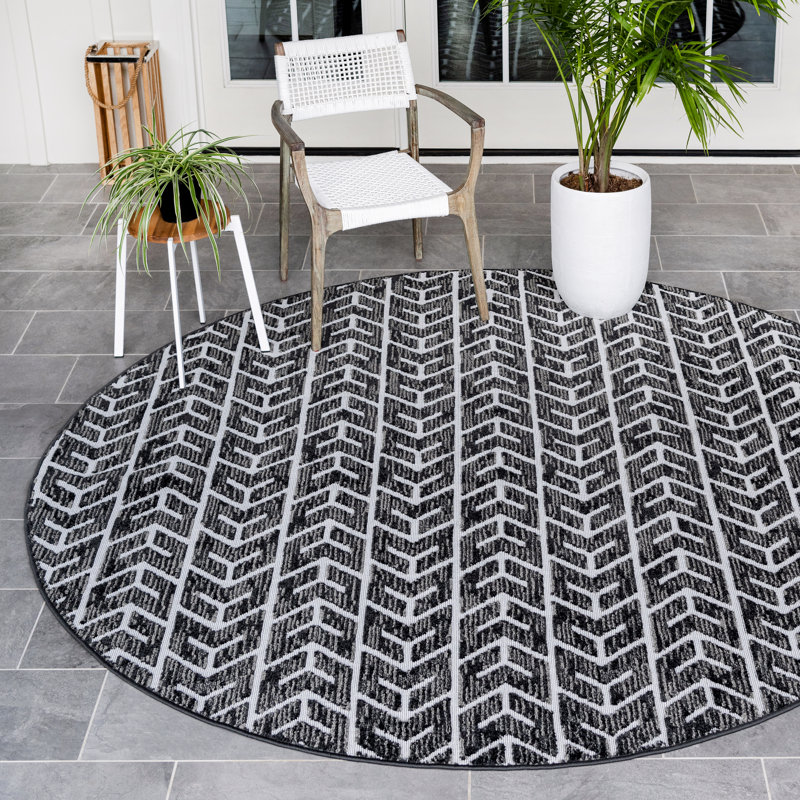 Striped Black Indoor/Outdoor Area Rug, Round 8'