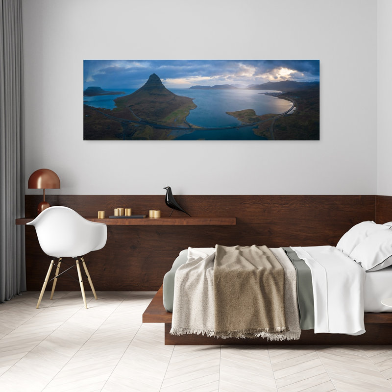 «Dramatic Kirkjufell Fjord Dramatic Peaceful Serene Coastal Landscape», art mural, H 20 po x l 60 po