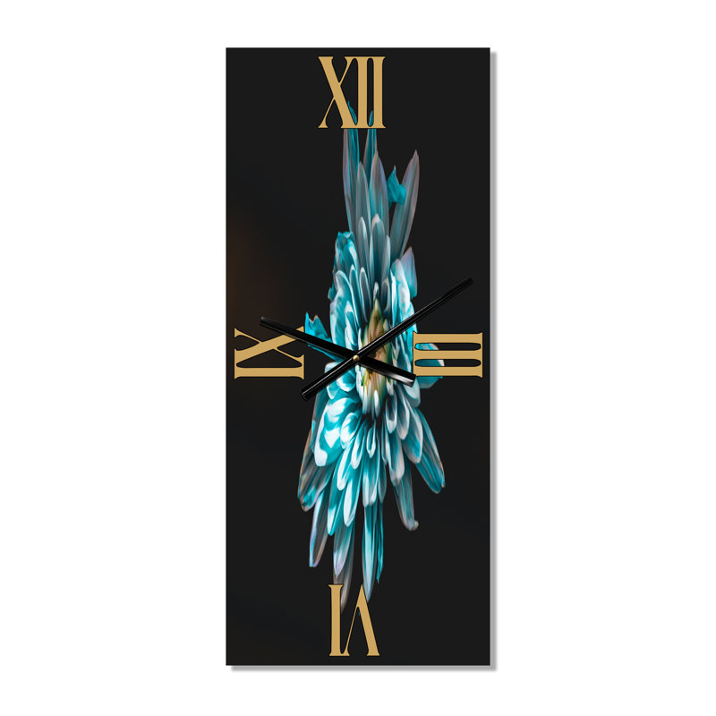 Vue de dessus d'une fleur bleue et blanche - Horloge murale traditionnelle, Petit