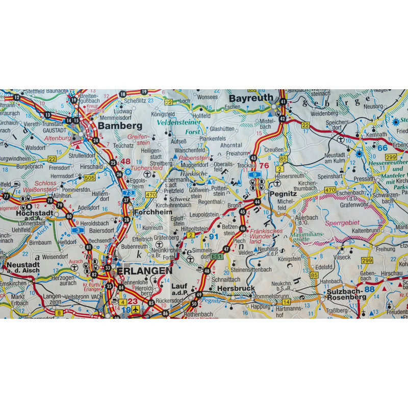 Carte céleste sculptée