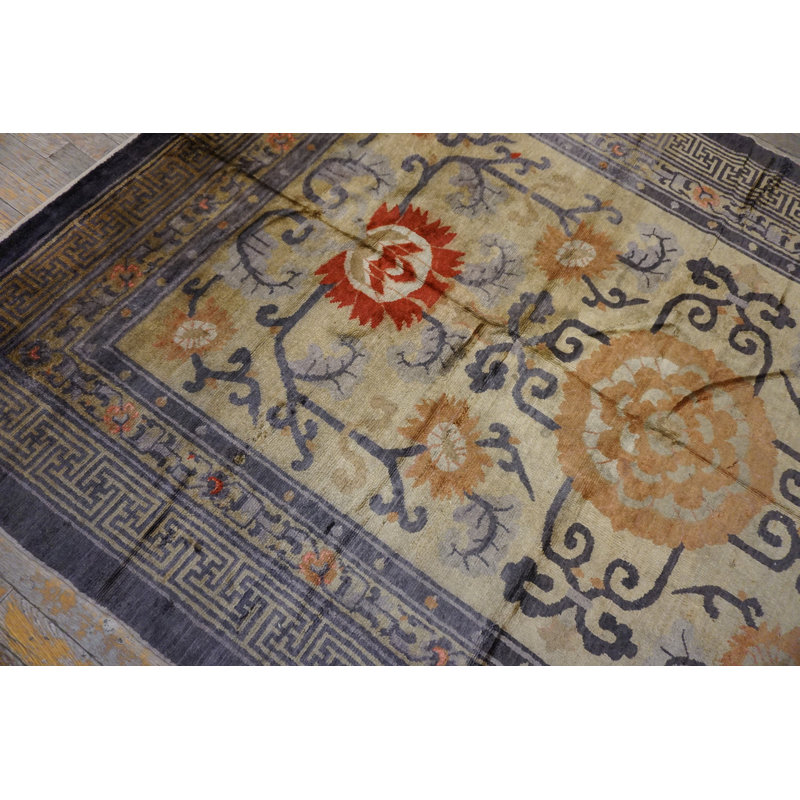 Artistic Floral Pattern Light Color Antique Luxurious Chinese Silk Rug