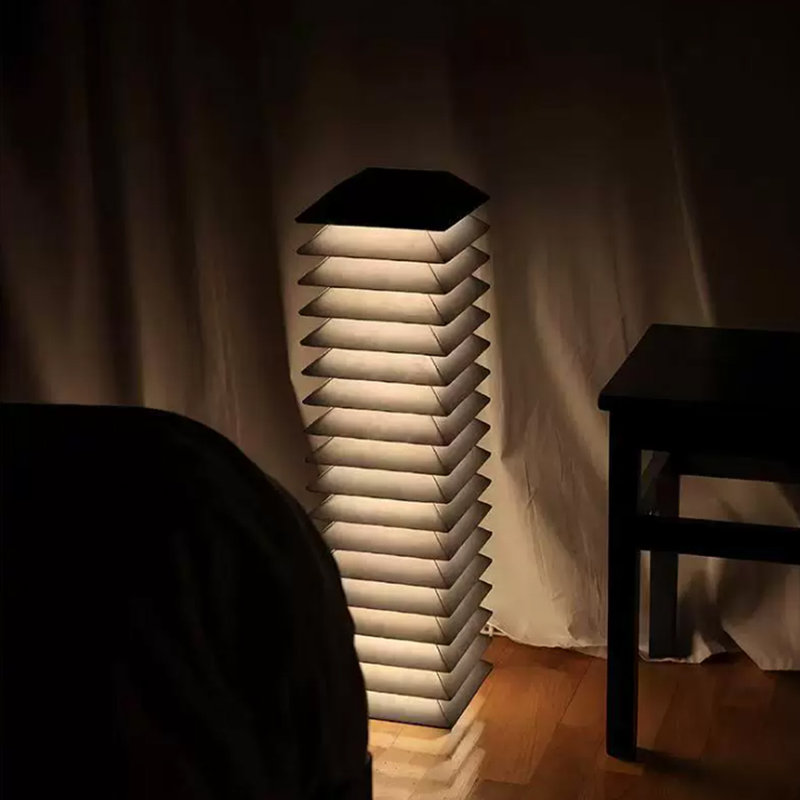 Lampes sur pied en fer noir