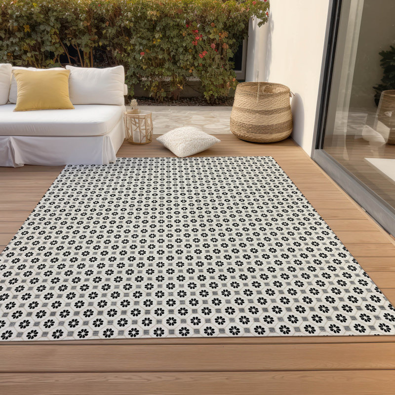 Ivory and Black Synthetic Flat Woven 10' x 14' Rug