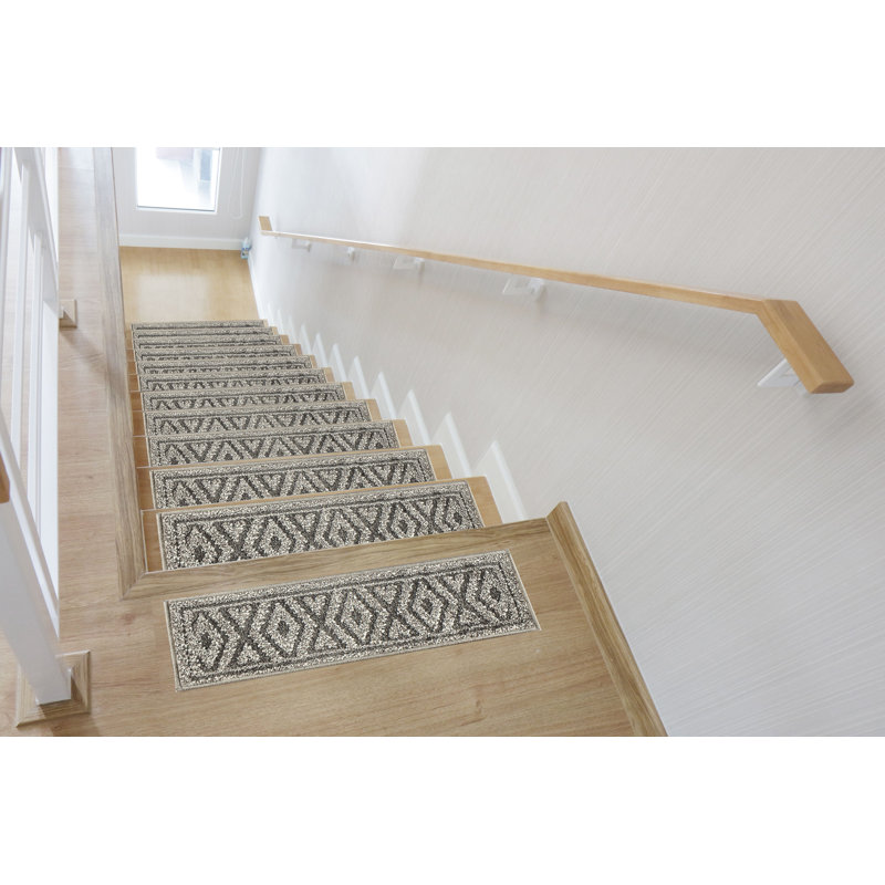 Tapis d'escalier géométrique gris foncé
