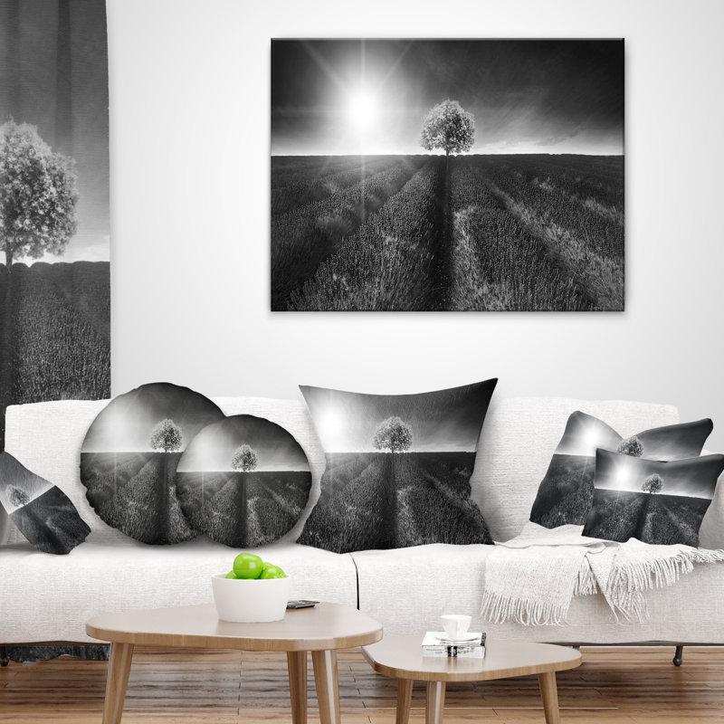 Coussin floral sur fond de lavande, 16 po x 1 po, Noir / blanc, Carré