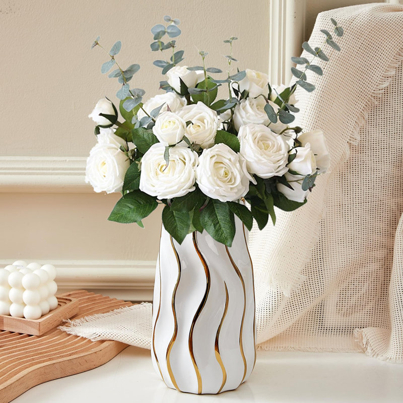 Vase en céramique à rayures verticales, Blanc