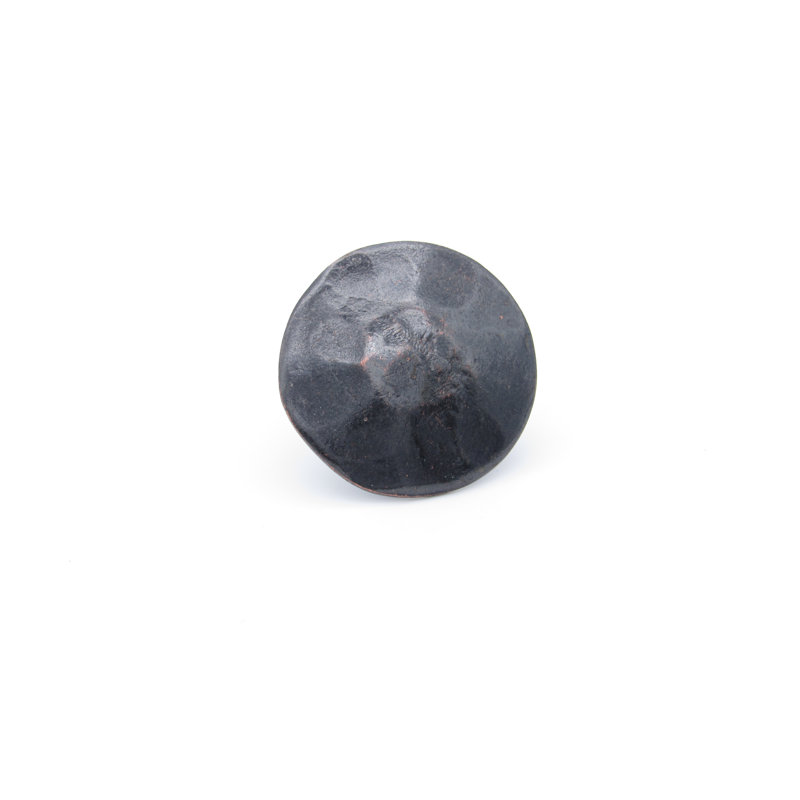 Carré de bordeaux, Bronze huilé, H 1,375 po x l 1,375 po x P 1 po
