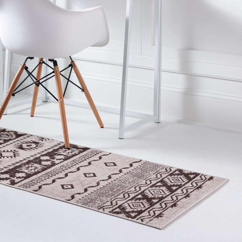Geometric Indoor Rug, Runner 2'7" x 10'