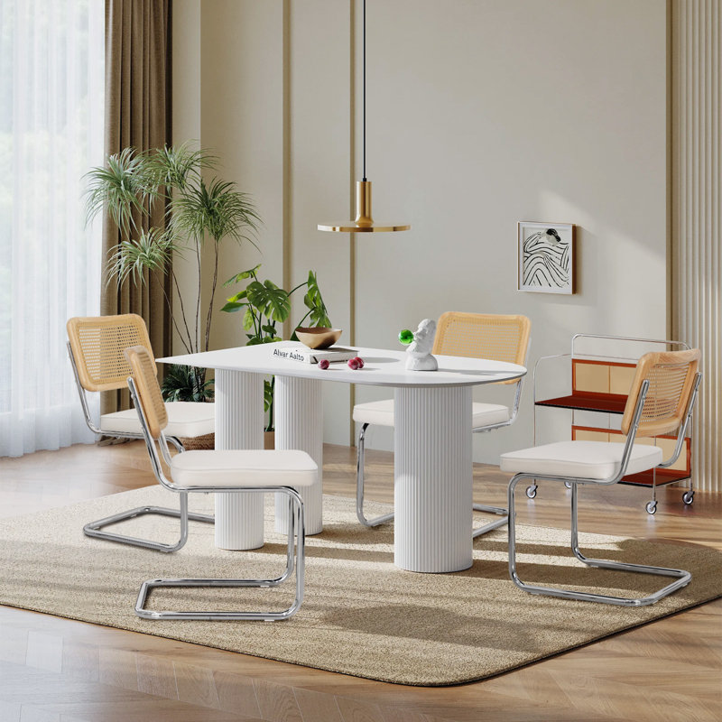 Chaise d'appoint rembourrée en velours avec dossier en rotin Cane, Blanc