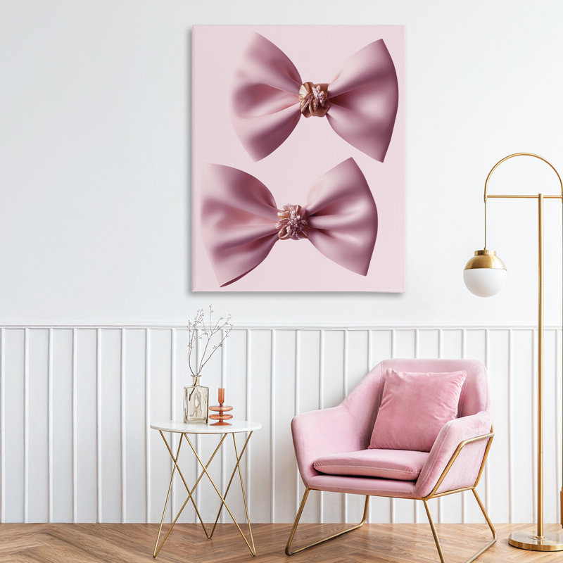 Toiles élégantes avec détails glamour, design par Jesse Keith, H 30 po x l 24 po